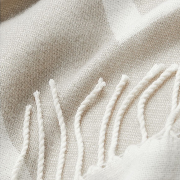 COPY - Reversible Fringe-Trimmed Poncho - Picture 7 of 8